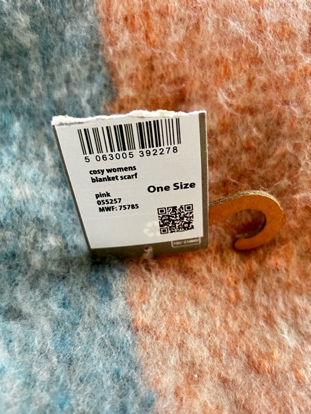 Mountain Warehouse blanket scarf (NWT) - Picture 4 of 4